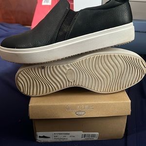 Dr. Scholl’s flats